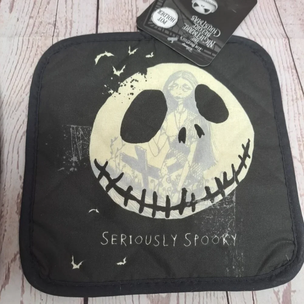 Disney Tim Burton’s The Nightmare Before Christmas Jack Sally 2 Pot Holders‎ NWT